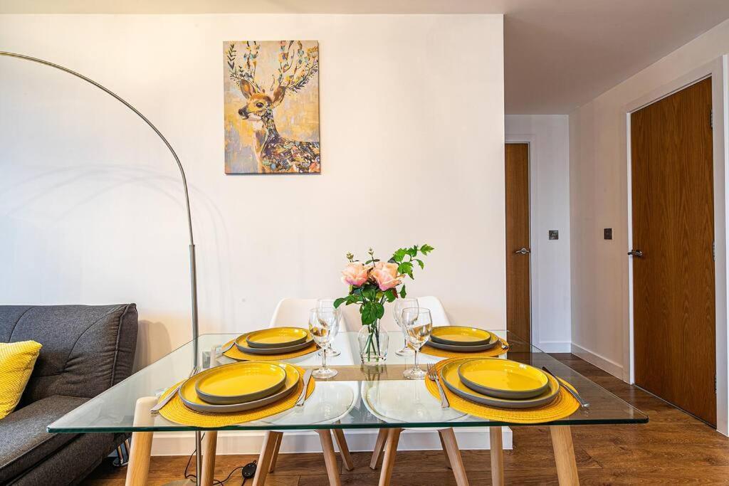 Apartment Stylish 2 Bed 87 - Centre, Free Parking, Alexa, Espresso Machine & Netflix - Hosted By Host Save Sheffield